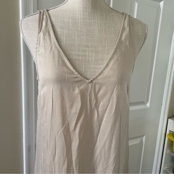 H&M Champagne V-Neck Drop Waist Slip Maxi Women's Dress (Size XS) - Picture 6 of 10
